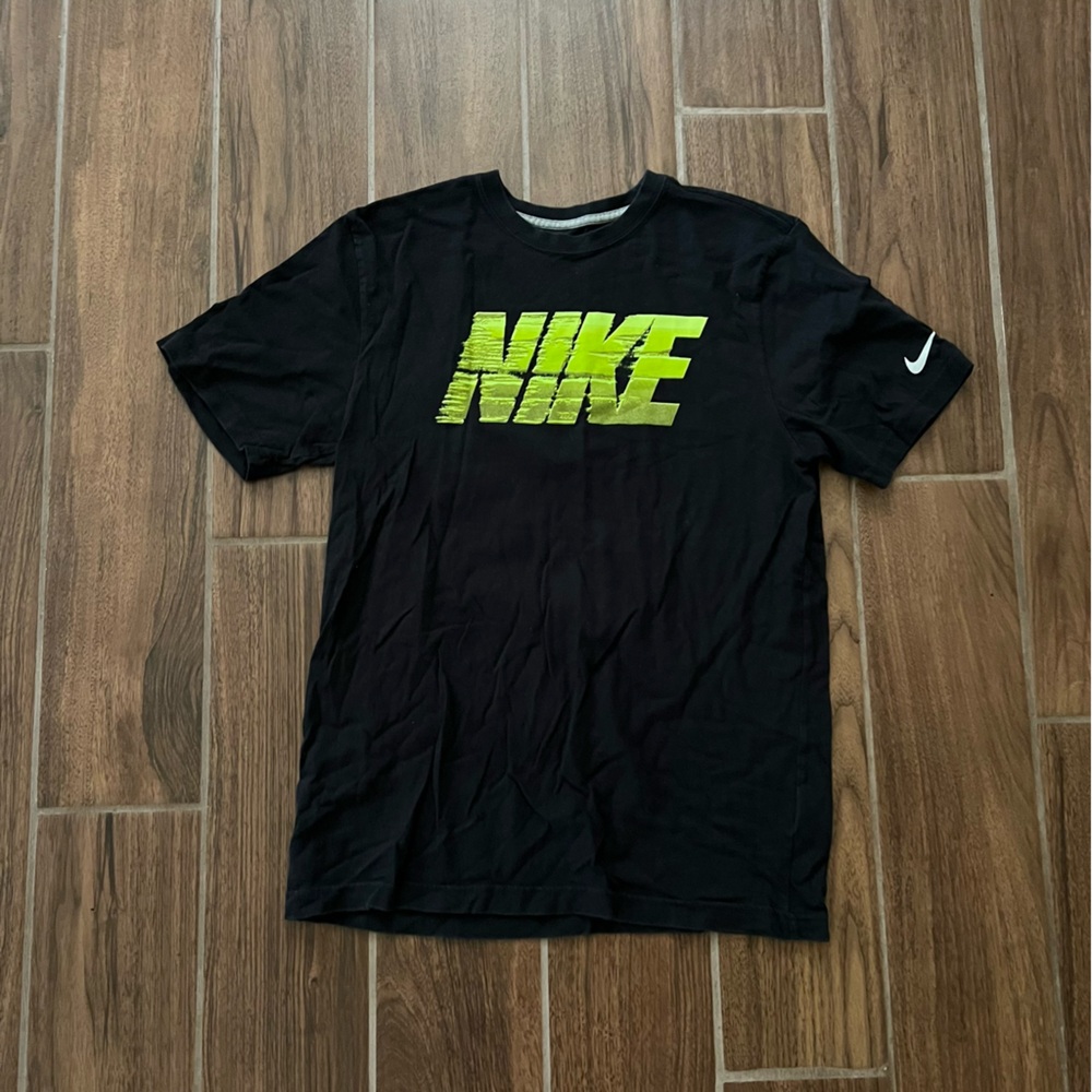 Black men’s Nike tshirt size L